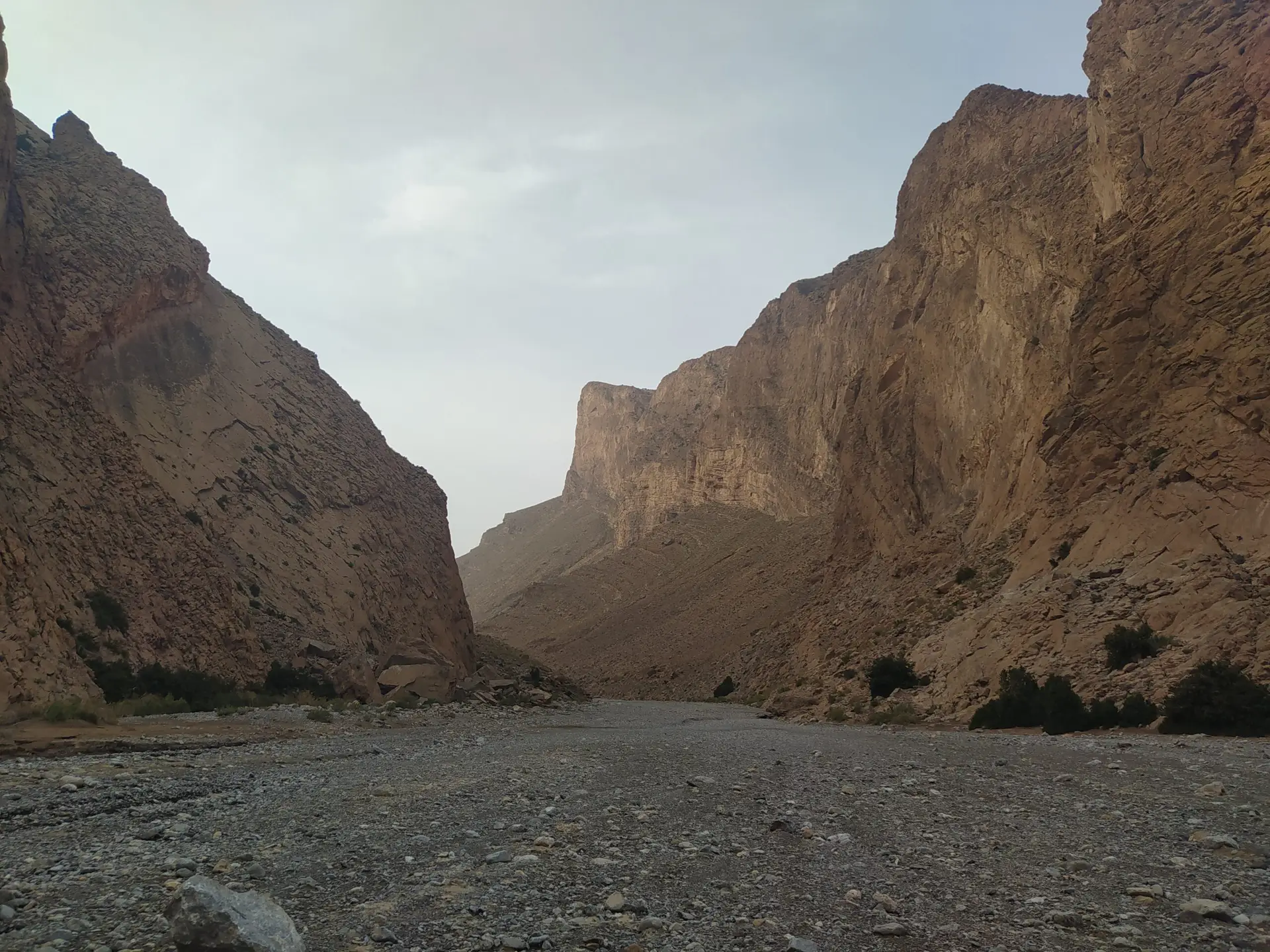 Canyon de Zidets au Maroc lors d'une expédition base jump avec BASE Spirit.
