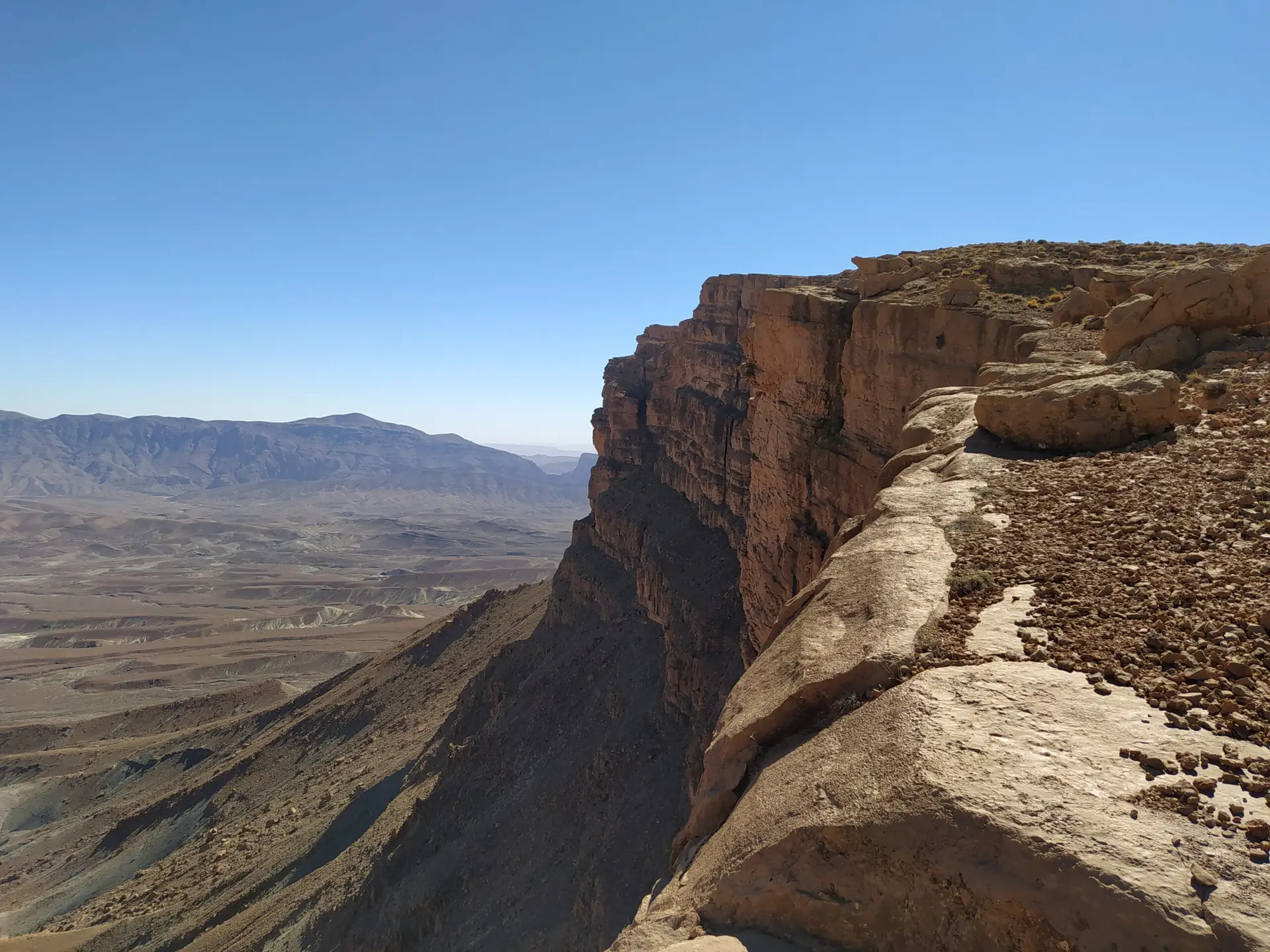 Spot de BASE jump au Maroc, longue falaise en enfilade.